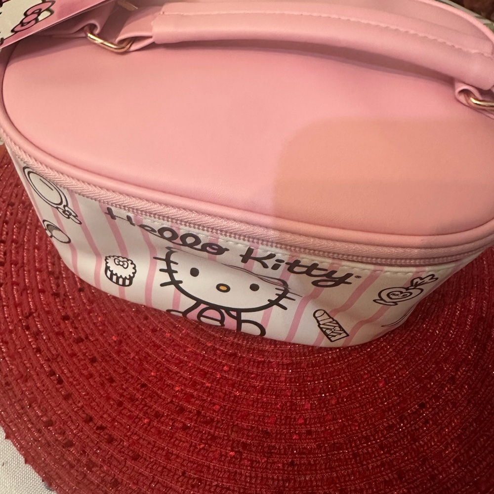 Hello Kitty Pink Interior Bag - Picture 2 of 9